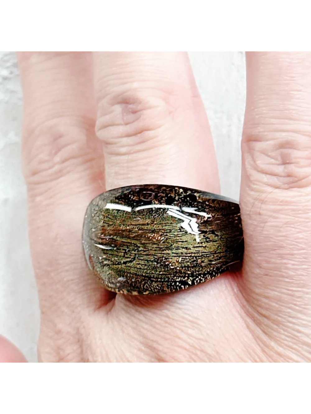 1390mc. Bronze Glass Ring Size 9